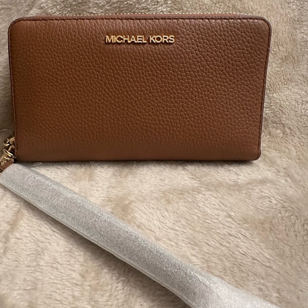 🤎 Brand New with Tags Michael Kors Tan Leather Wallet/Organizer🤎
